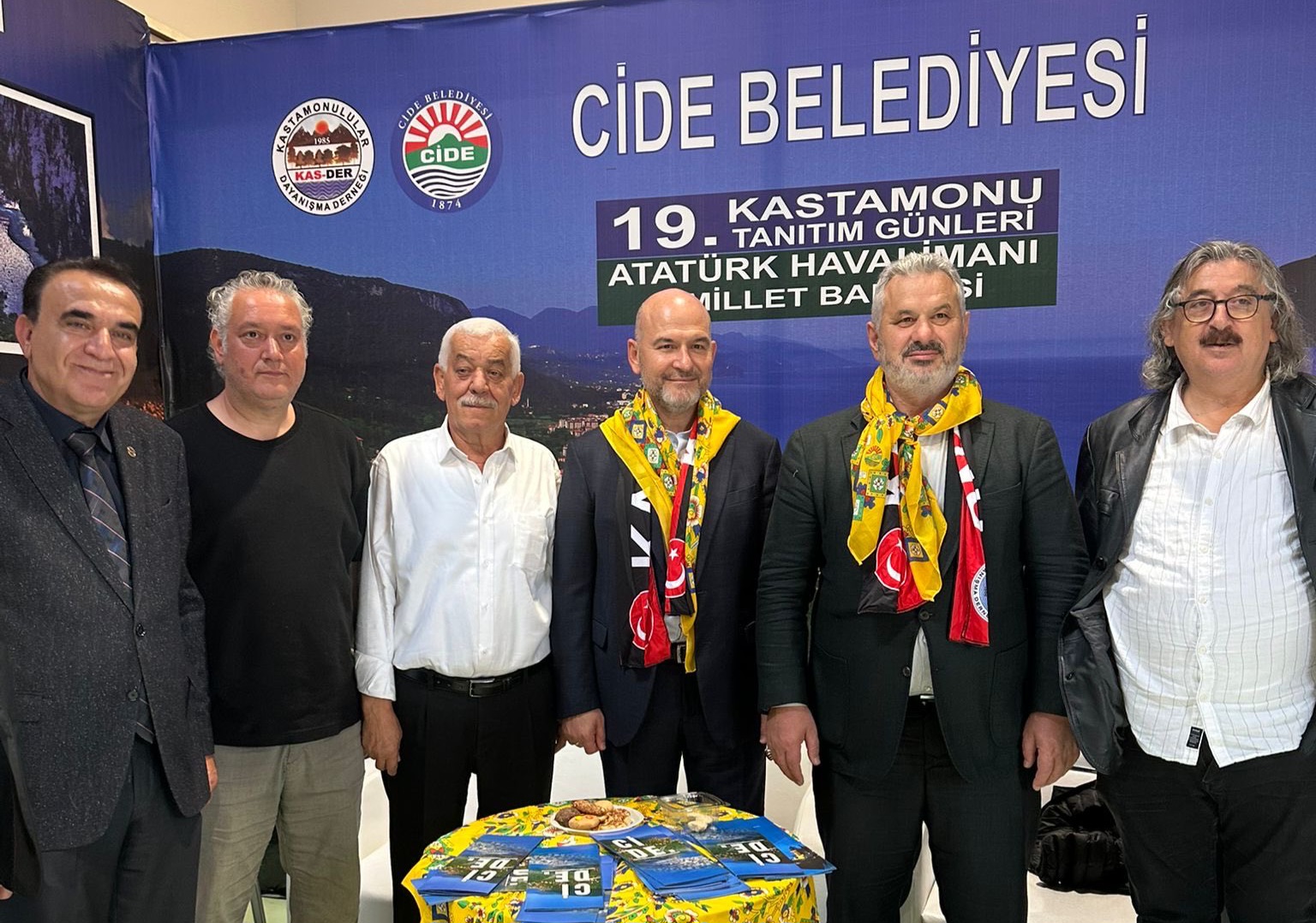 ​Süleyman Soylu, Kastamonu Tanıtım Günleri'nde Cide standını ziyaret ederek sarıyazma